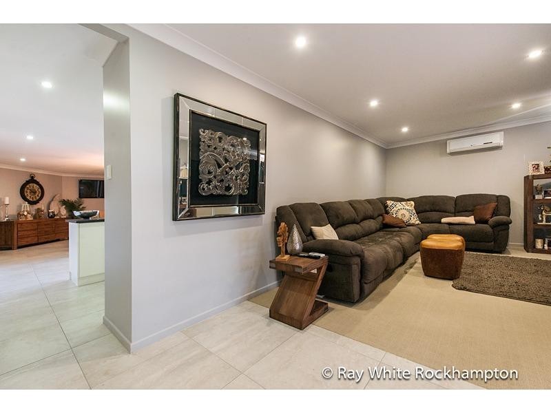8 Sandy’s Place, Kawana QLD 4701
