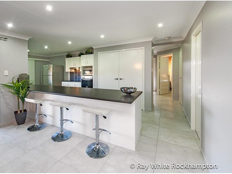 8 Sandy’s Place, Kawana QLD 4701