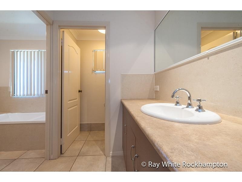 5 Quarrion Court, Parkhurst QLD 4702