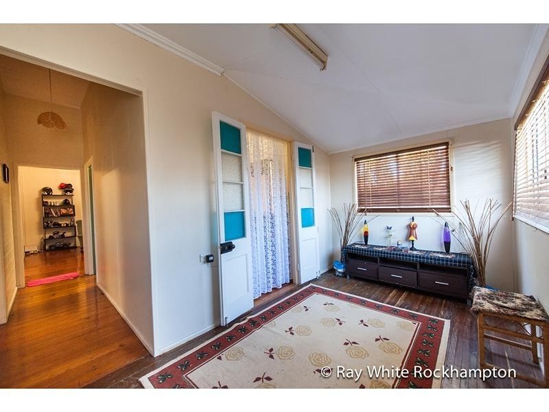 10 Canovan Street, Berserker QLD 4701