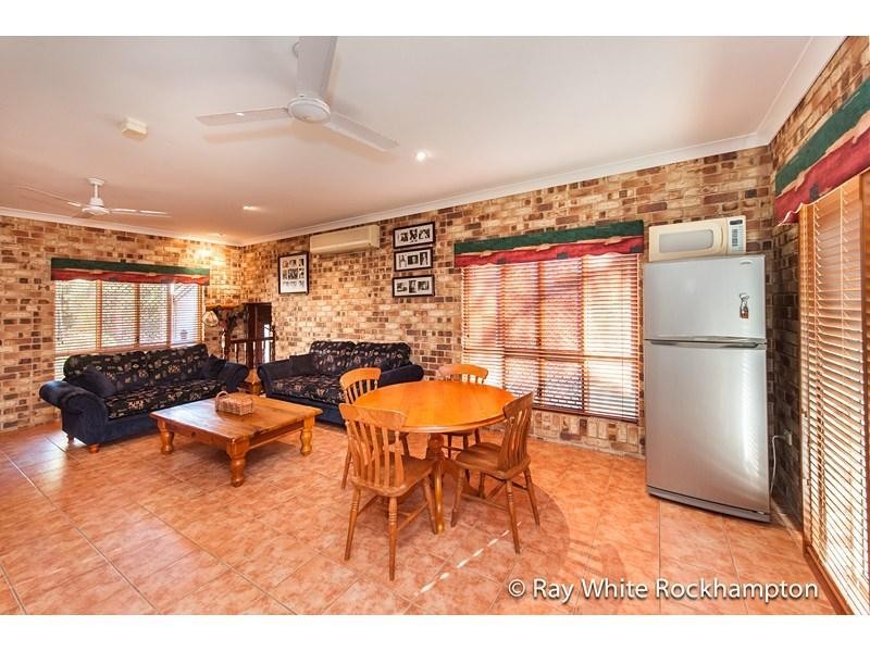 18 Laura Close, Rockyview QLD 4701