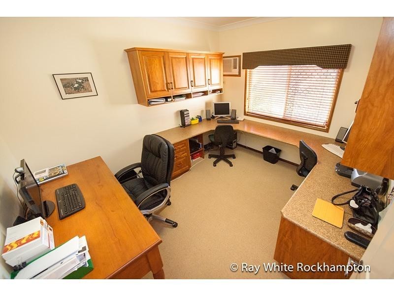 18 Laura Close, Rockyview QLD 4701