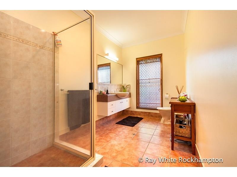 18 Laura Close, Rockyview QLD 4701