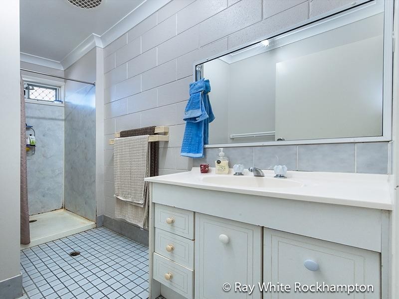 2/45 Denning Street, Park Avenue QLD 4701