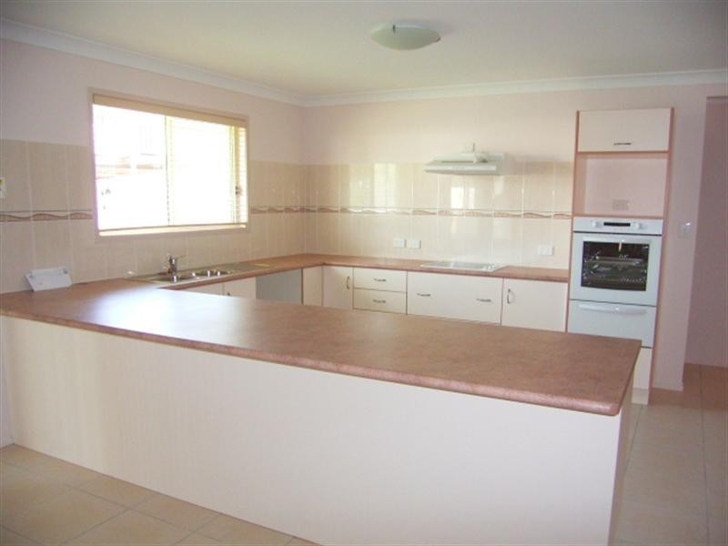 10 Van Haeren Street, Kawana QLD 4701