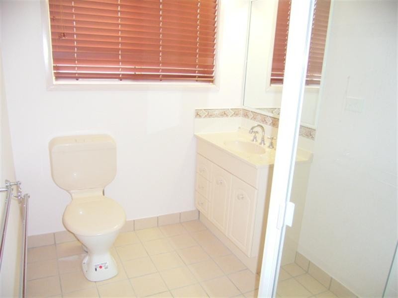 10 Van Haeren Street, Kawana QLD 4701