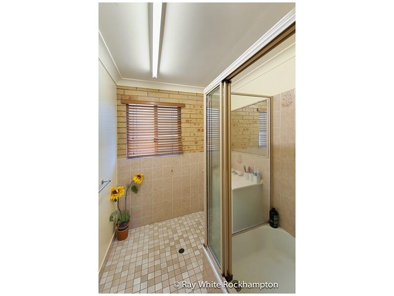 2 Leeds Avenue, Kawana QLD 4701