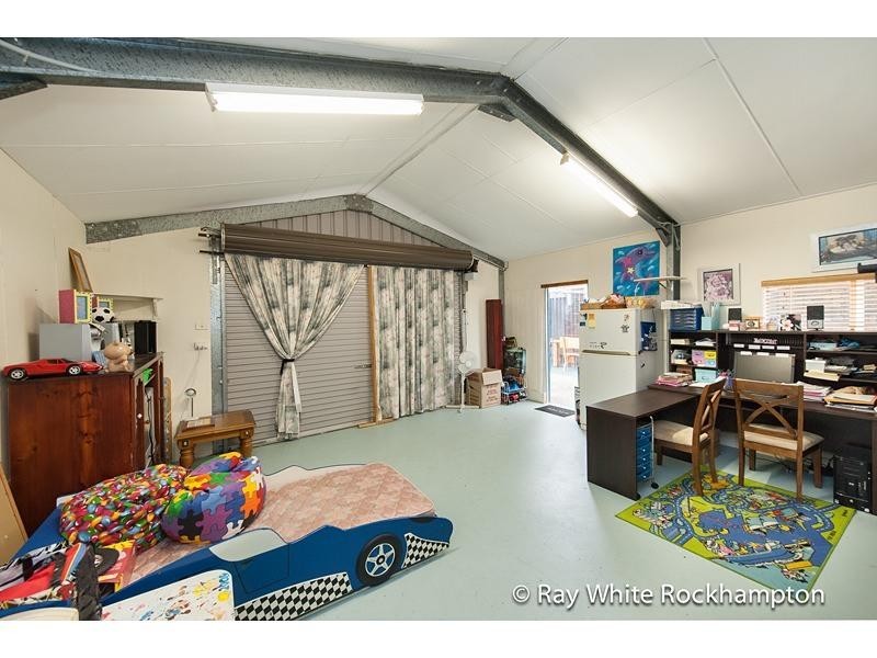 33 Kavanagh Crescent, Koongal QLD 4701