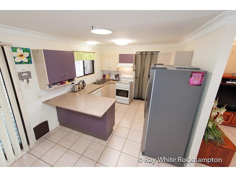 33 Kavanagh Crescent, Koongal QLD 4701
