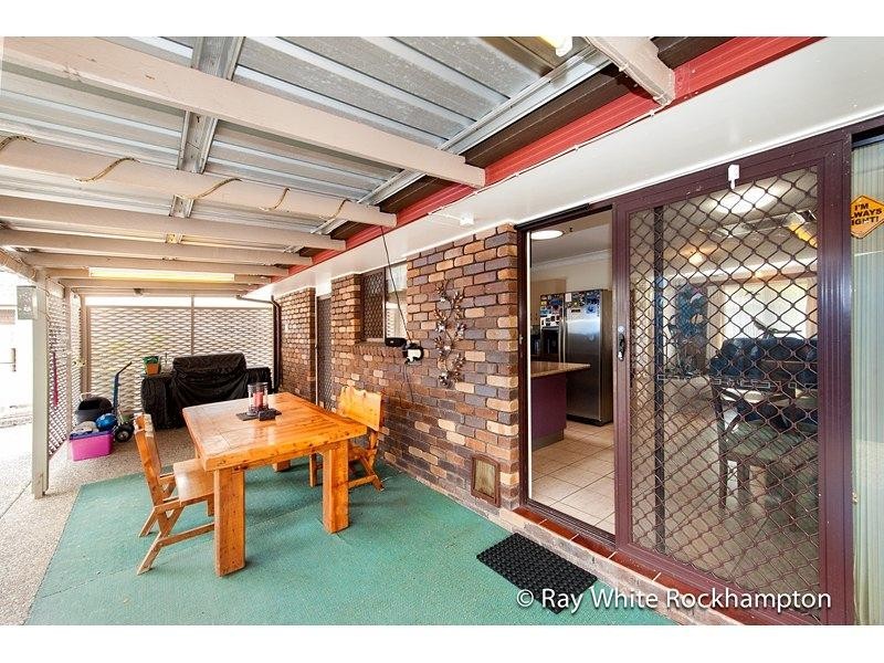 33 Kavanagh Crescent, Koongal QLD 4701