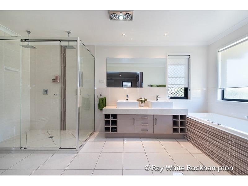 5 Riverside Drive, Parkhurst QLD 4702