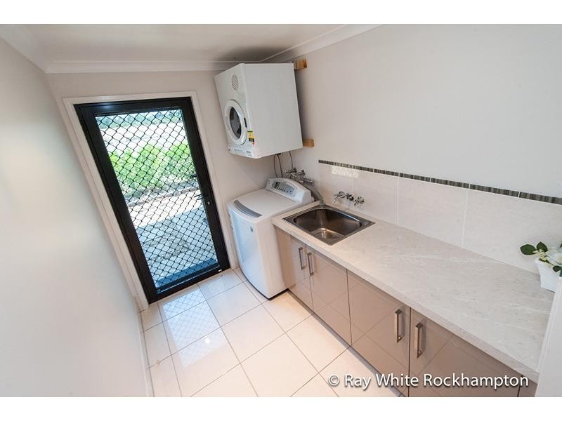 5 Riverside Drive, Parkhurst QLD 4702