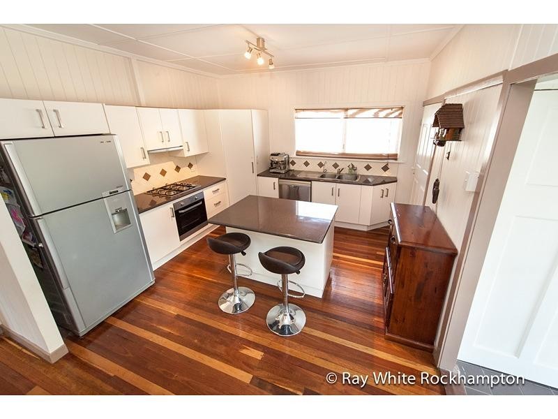 34 Burnett Street, Berserker QLD 4701