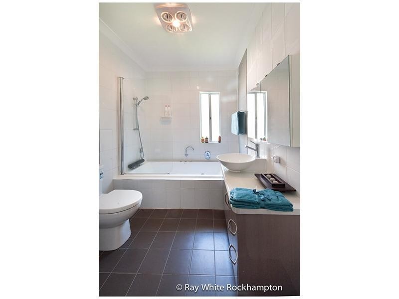 34 Burnett Street, Berserker QLD 4701