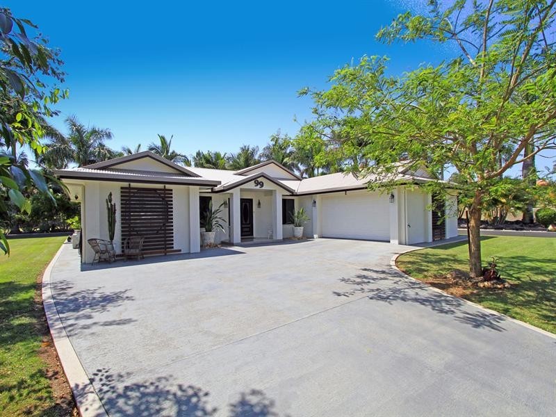 99 Angela Road, Rockyview QLD 4701