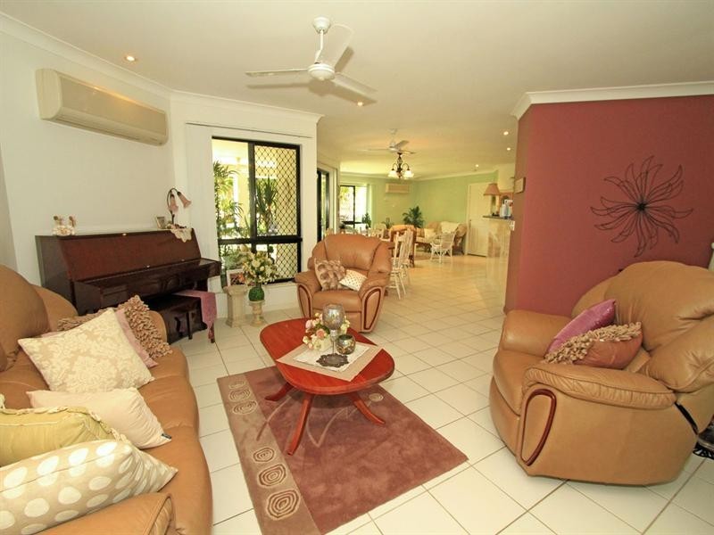 99 Angela Road, Rockyview QLD 4701