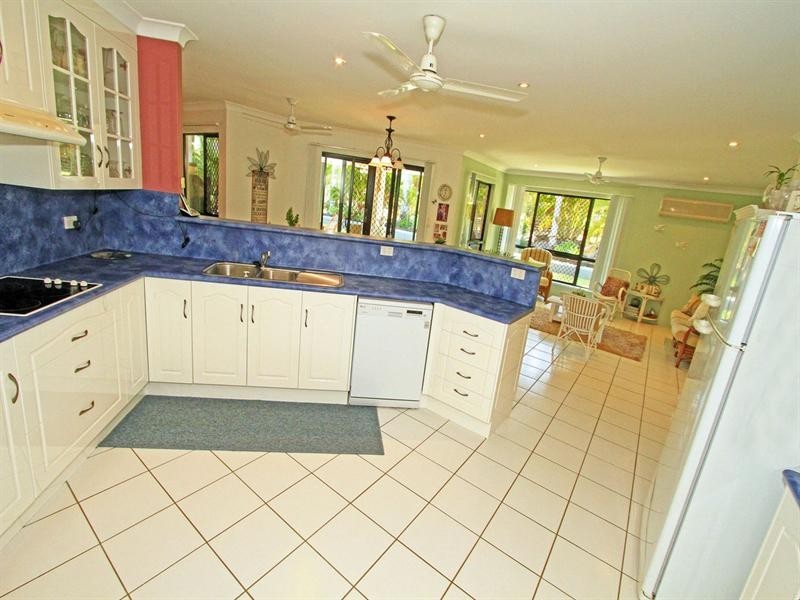 99 Angela Road, Rockyview QLD 4701