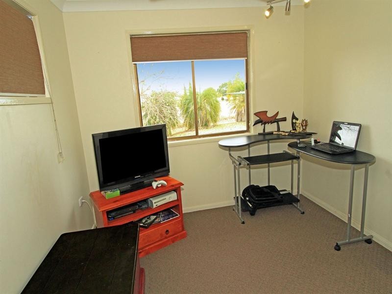 16 Janay Road, Kabra QLD 4702