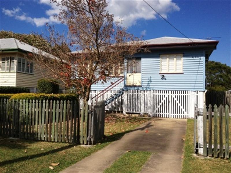 8 Luck Avenue, Wandal QLD 4700