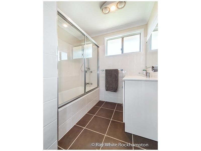 55 Stenlake Avenue, Kawana QLD 4701