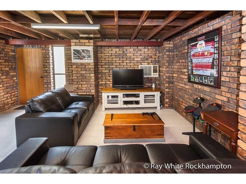 55 Stenlake Avenue, Kawana QLD 4701