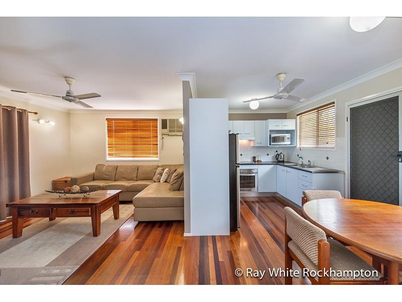 55 Stenlake Avenue, Kawana QLD 4701