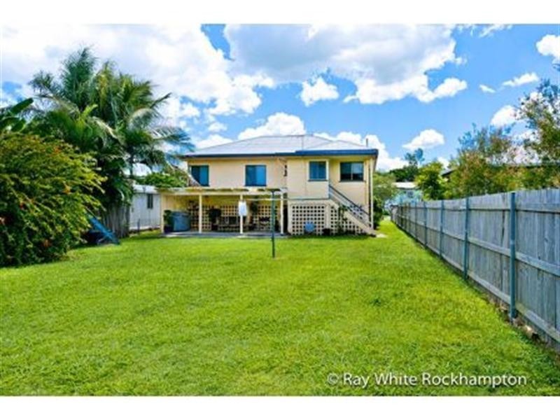 4 Luck, Wandal QLD 4700