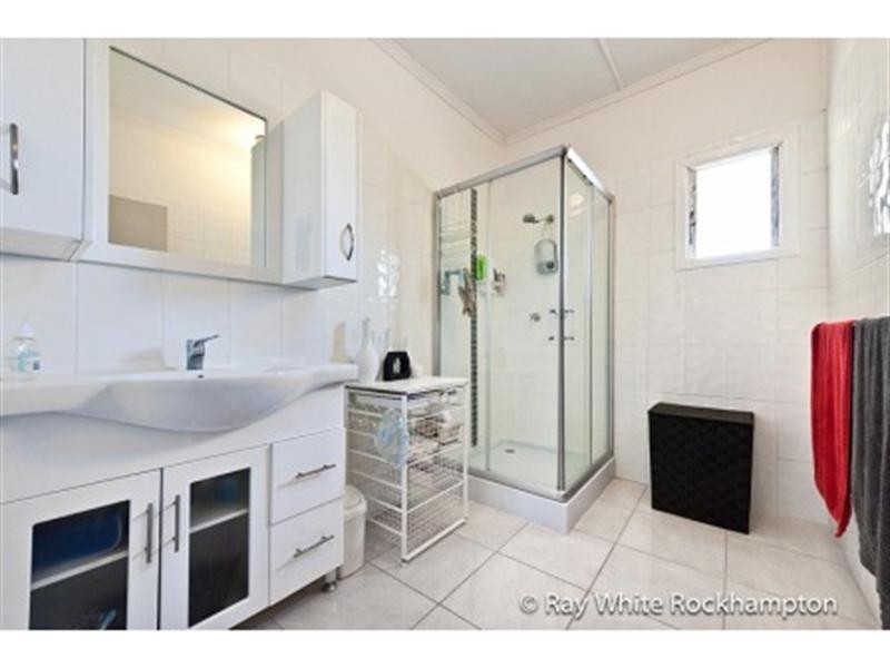 4 Luck, Wandal QLD 4700