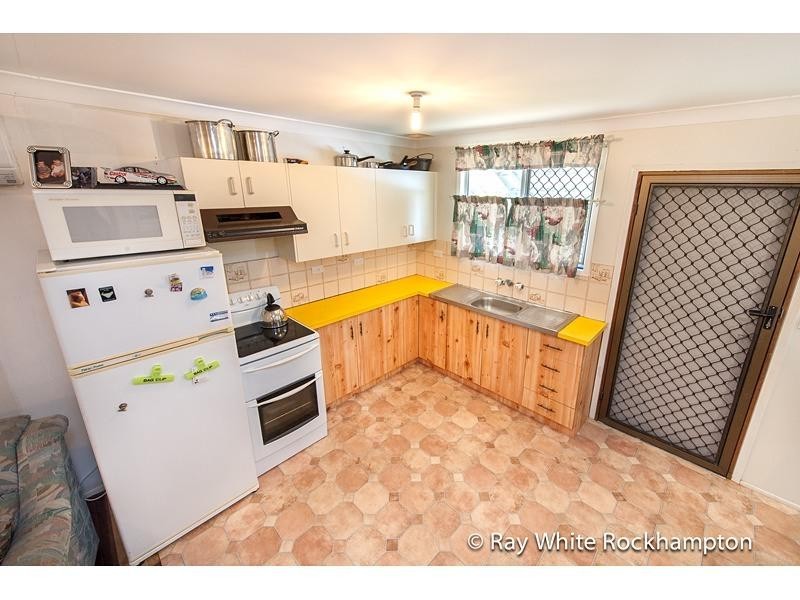 3 Barry Street, Gracemere QLD 4702