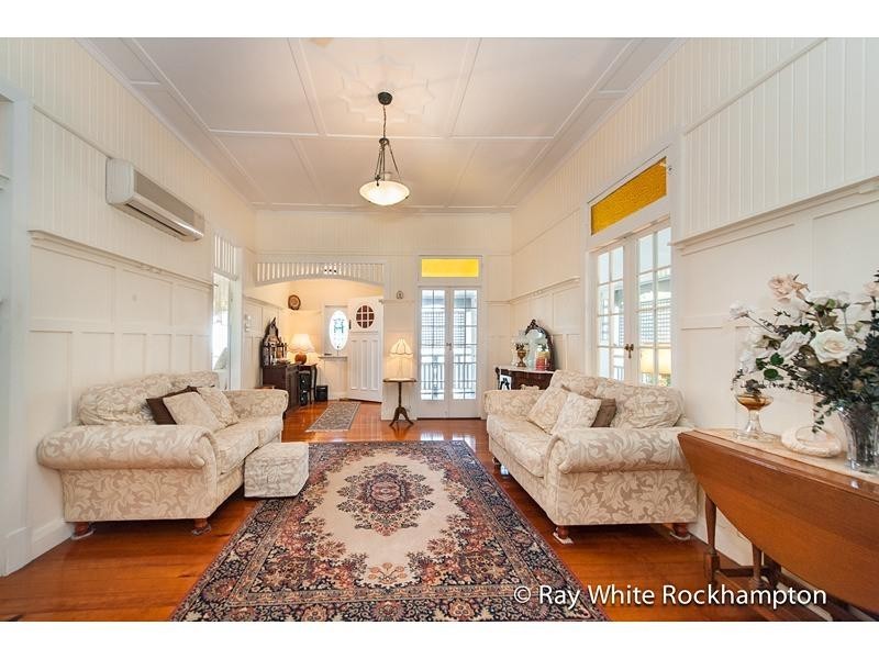 62 Cambridge Street, The Range QLD 4700