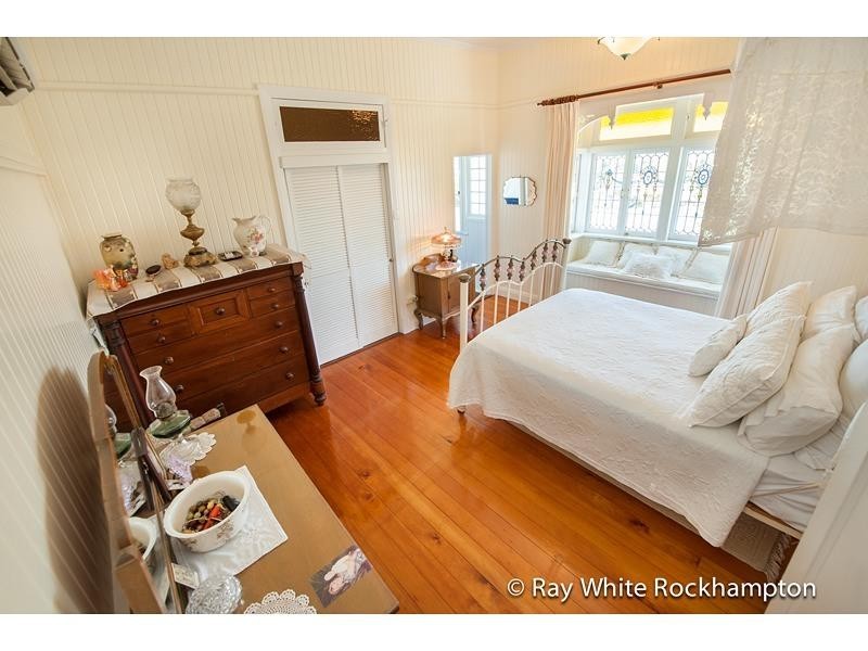 62 Cambridge Street, The Range QLD 4700