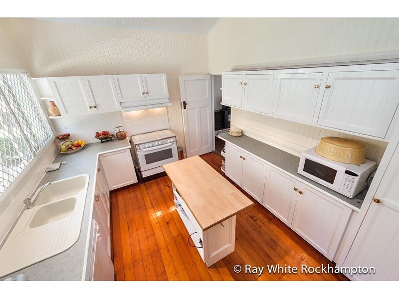 62 Cambridge Street, The Range QLD 4700