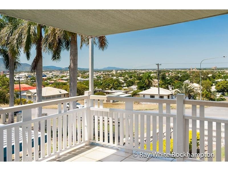 62 Cambridge Street, The Range QLD 4700