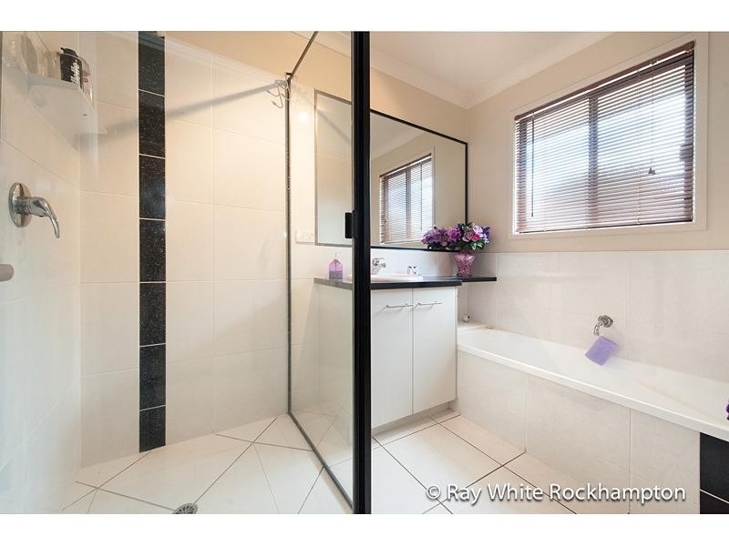 10 Pershing Street, Wandal QLD 4700