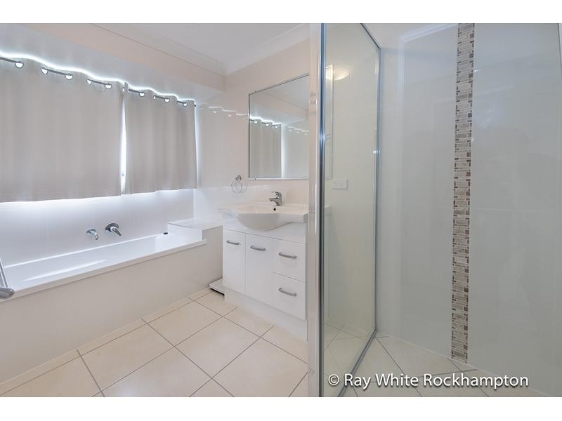 36 Broadhurst Drive, Gracemere QLD 4702