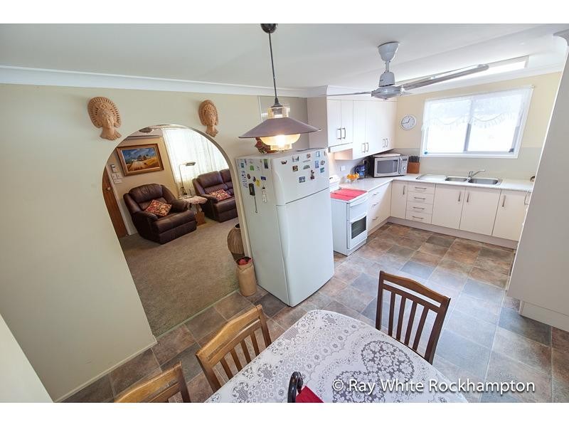15 Schwarten Street, Kawana QLD 4701