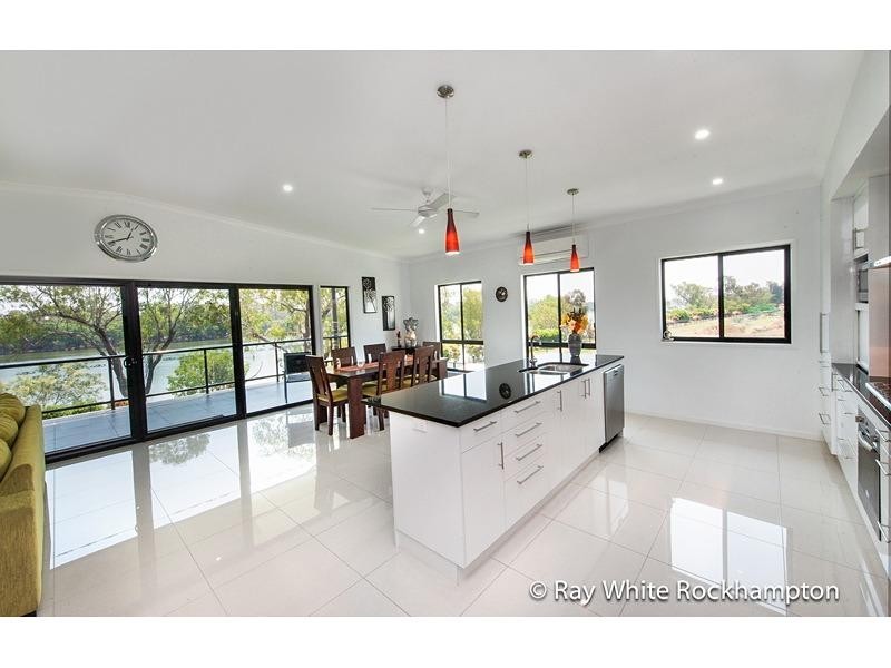 3 Cochrane Place, Kawana QLD 4701