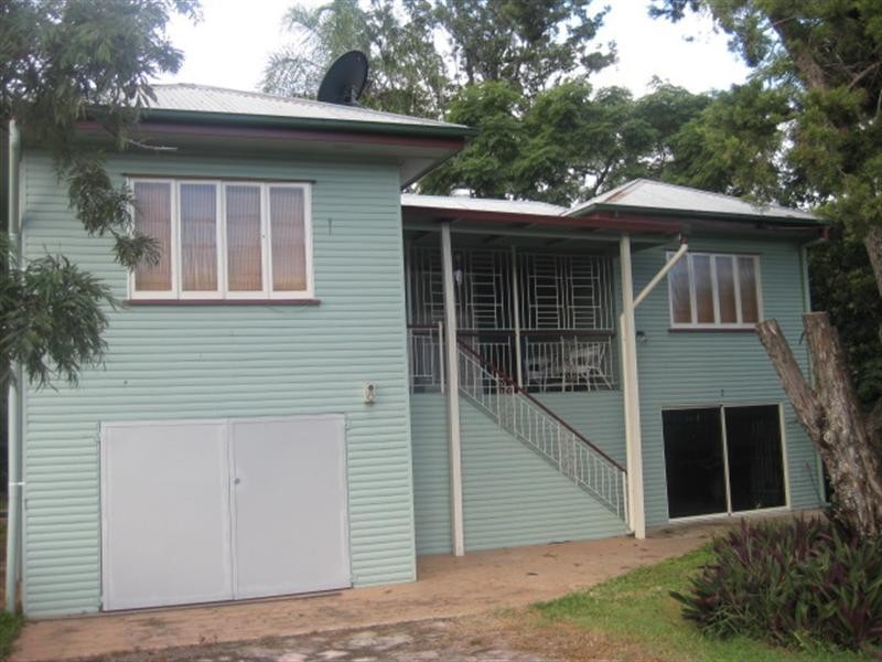 2 Martin Street, Park Avenue QLD 4701