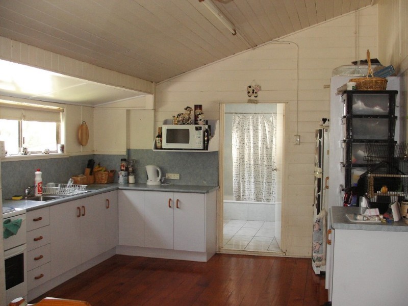 11 Ellis Street, Berserker QLD 4701