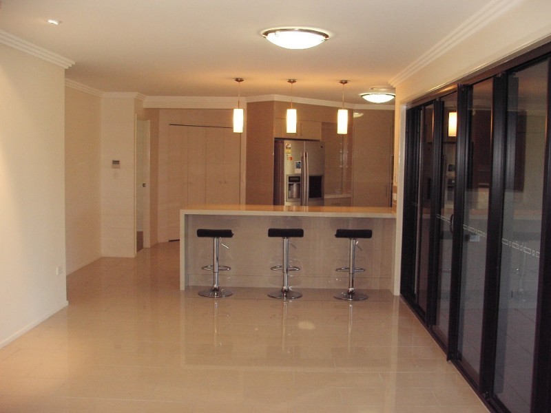 6 Sandys Place, Kawana QLD 4701
