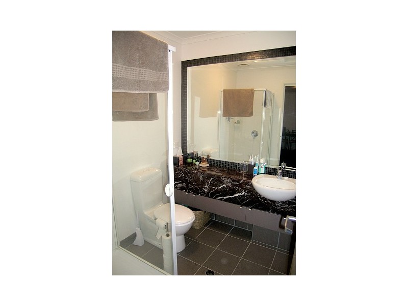 14/1 Pottery Court, Brunswick VIC 3056