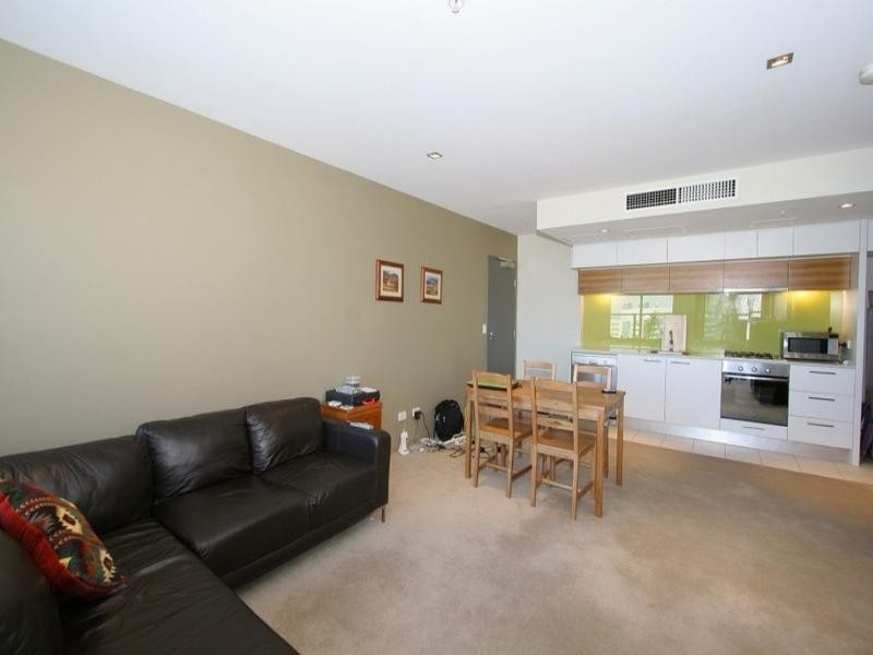 2411/100 Harbour Esplanade, Docklands VIC 3008