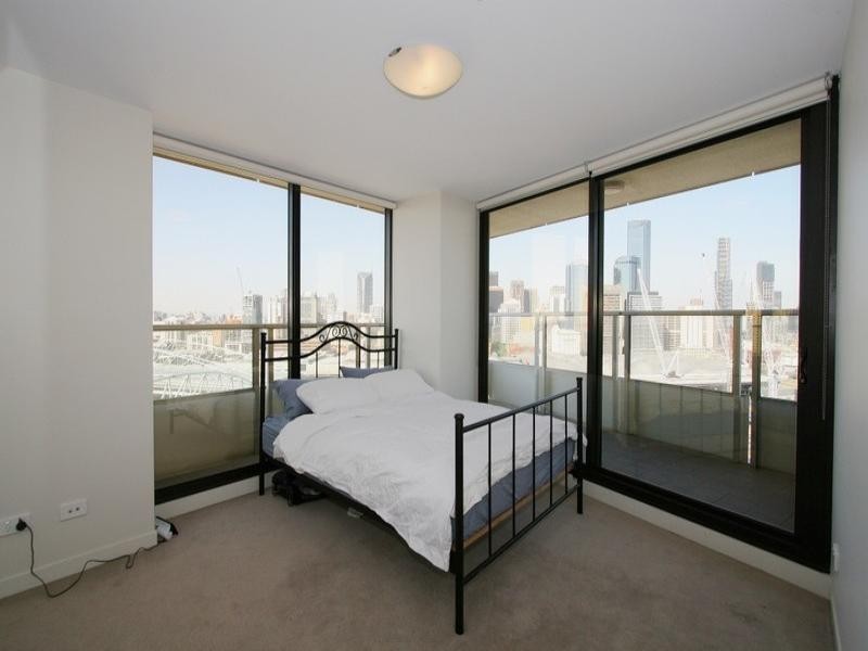 2411/100 Harbour Esplanade, Docklands VIC 3008