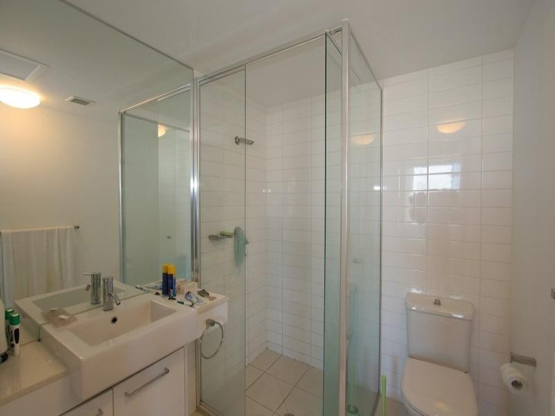 2411/100 Harbour Esplanade, Docklands VIC 3008