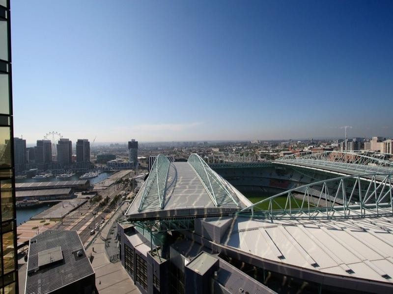 2411/100 Harbour Esplanade, Docklands VIC 3008