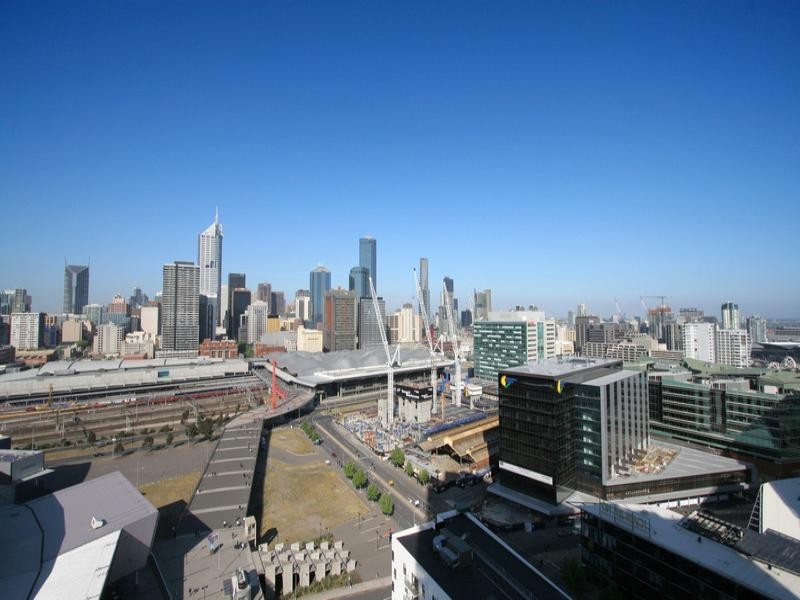 2411/100 Harbour Esplanade, Docklands VIC 3008