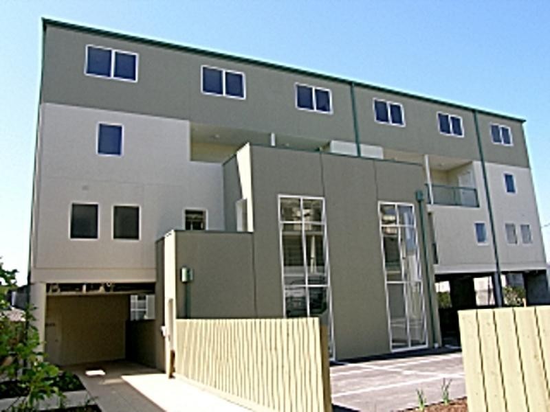 2/16 Wests Road, Maribyrnong VIC 3032