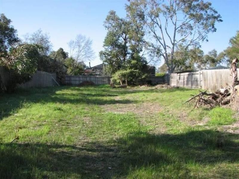 33 Heacham Road, Eltham VIC 3095