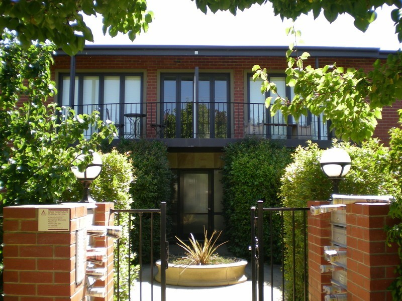 27 The Grove, Coburg VIC 3058