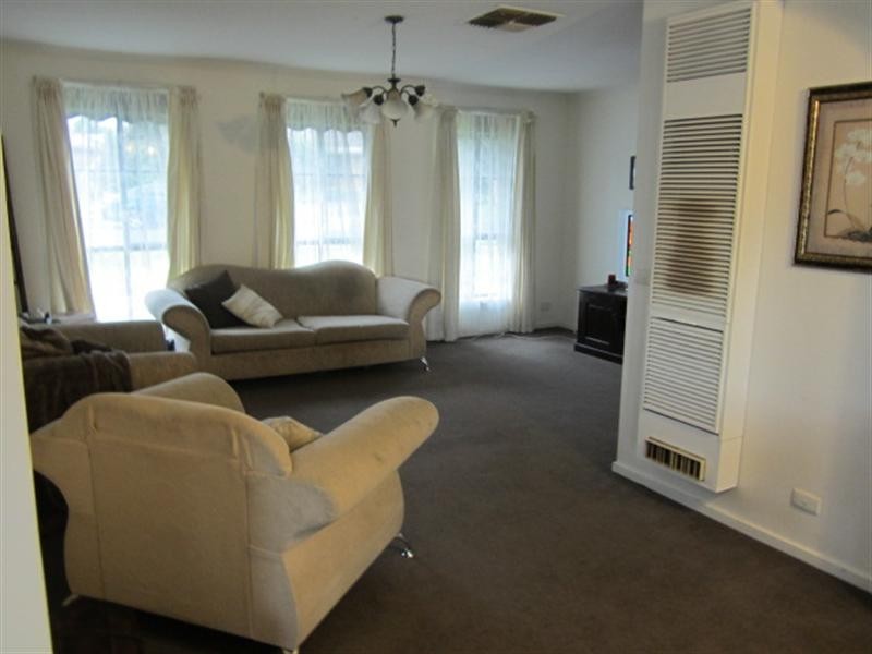 8 Nottingham Avenue, Somerville VIC 3912